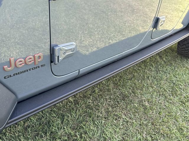 New 2025 Jeep Gladiator Mojave w/ Convenience Group image 15