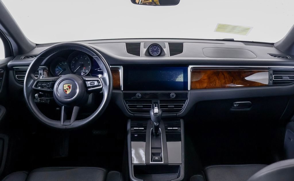Certified 2022 Porsche Macan w/ Premium Package Plus image 7