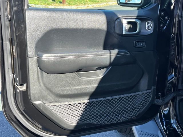 Used 2018 Jeep Wrangler Unlimited Sahara w/ Dual Top Group image 15