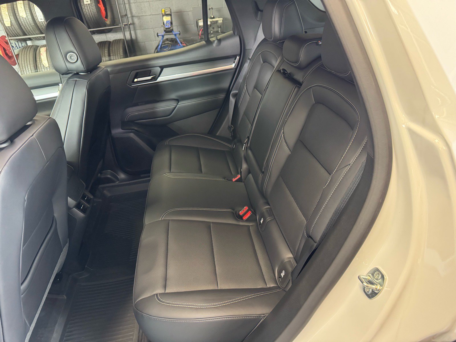 New 2027 GMC Terrain Elevation w/ Elevation Premium Package AWD/4WD image 11