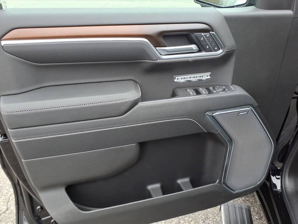 New 2026 GMC Sierra 1500 Denali w/ Denali Reserve Package image 9
