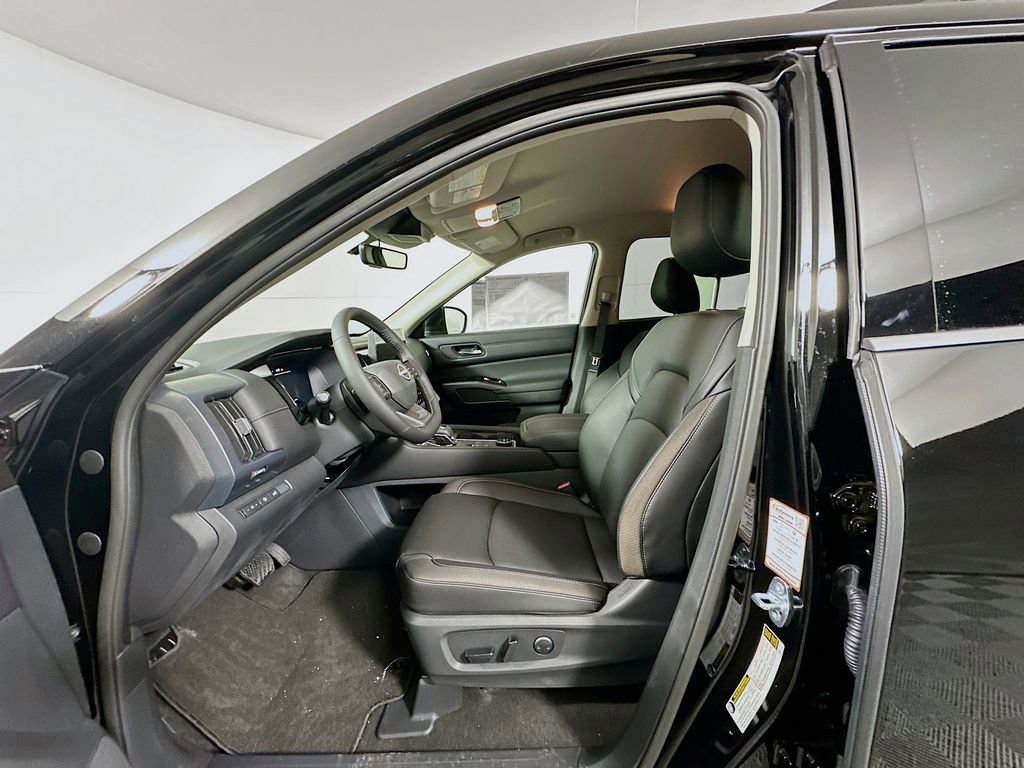 New 2026 Nissan Pathfinder SL AWD/4WD image 10