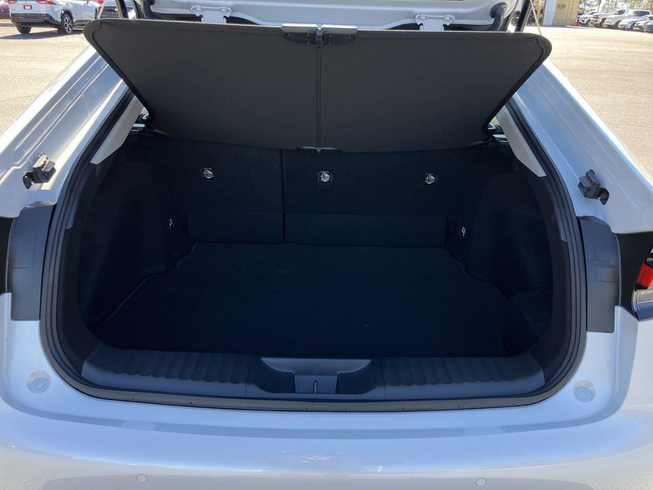 Certified 2025 Toyota Prius LE image 26