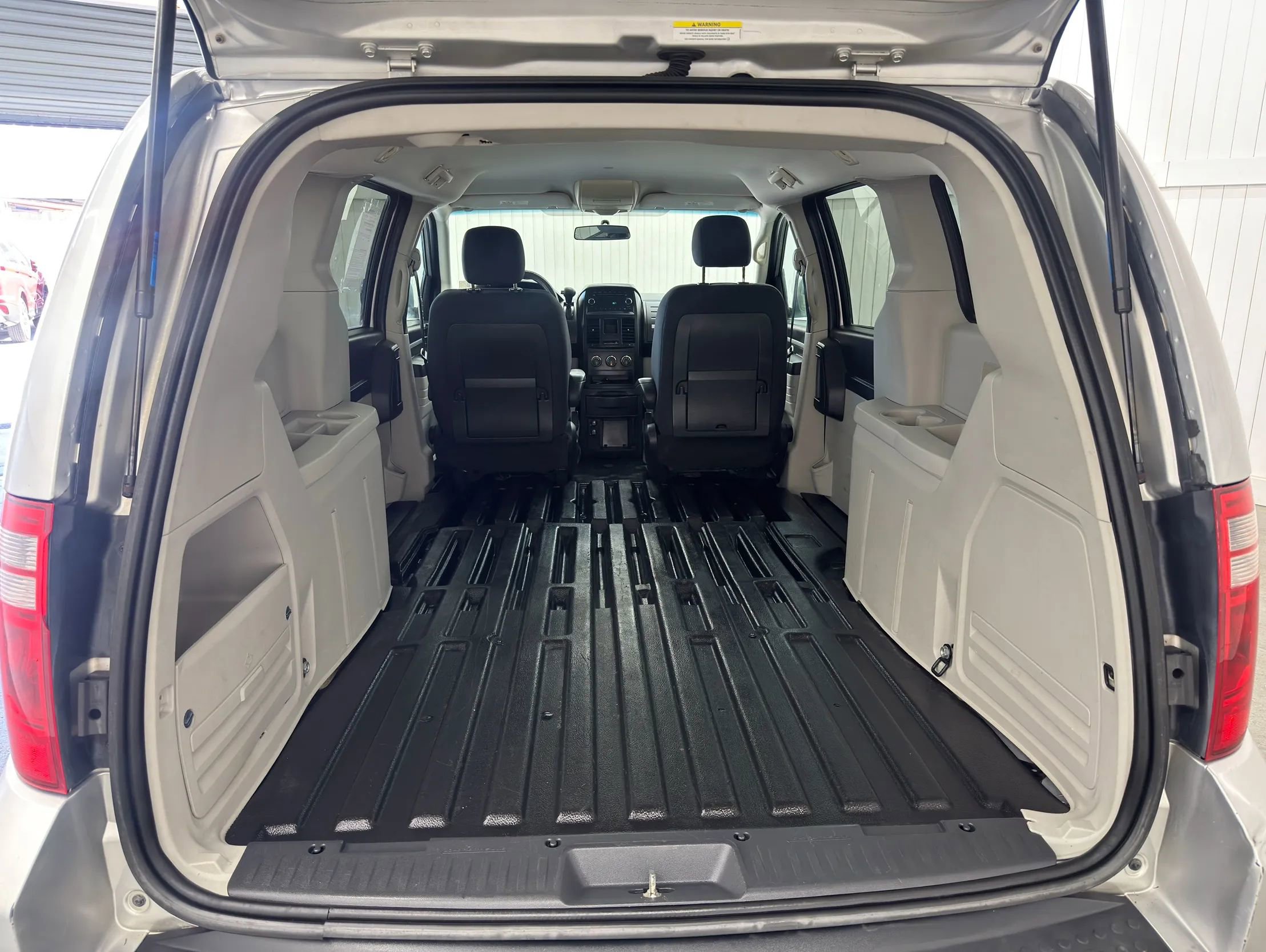 Used 2009 Dodge Grand Caravan SE image 13