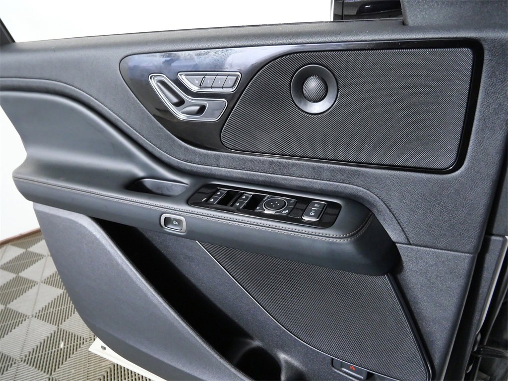 Certified 2025 Lincoln Aviator Reserve w/ Illumination Package image 24