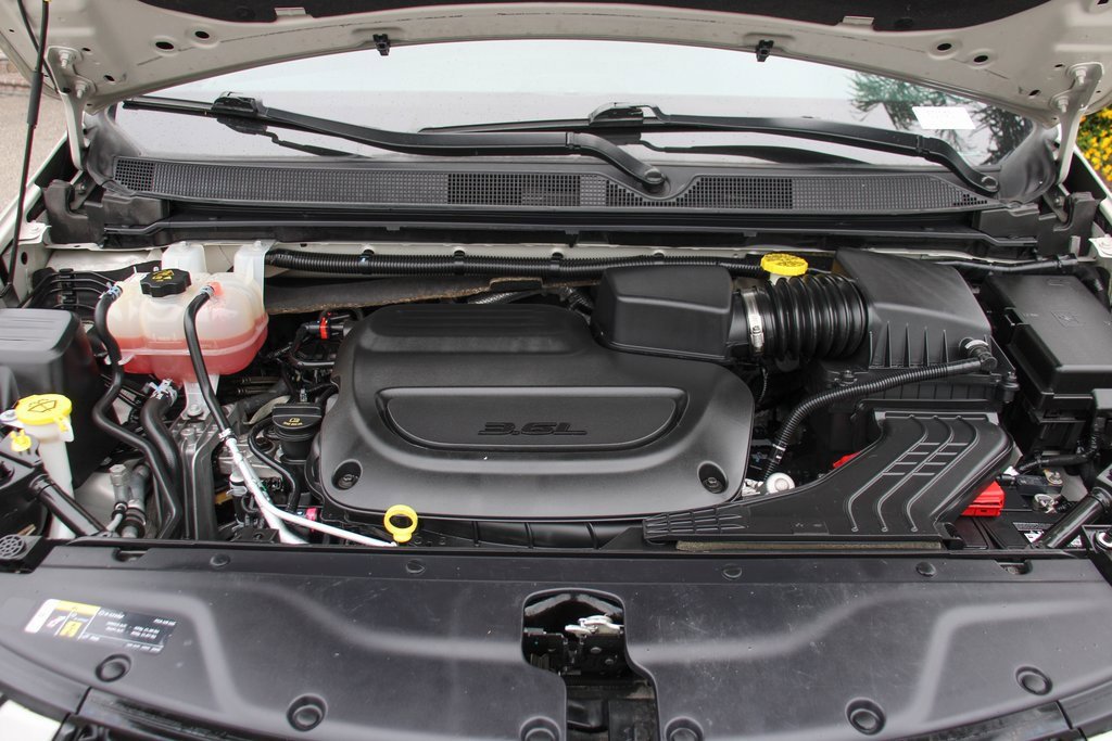 Used 2021 Chrysler Pacifica Touring w/ S Appearance Package image 14