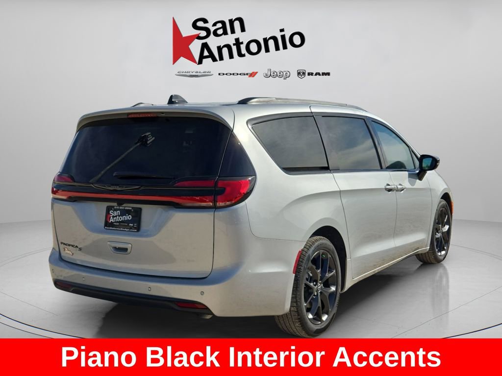 New 2026 Chrysler Pacifica Select w/ S Appearance Package FWD image 8