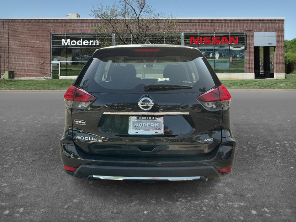 Used 2017 Nissan Rogue S AWD/4WD image 3