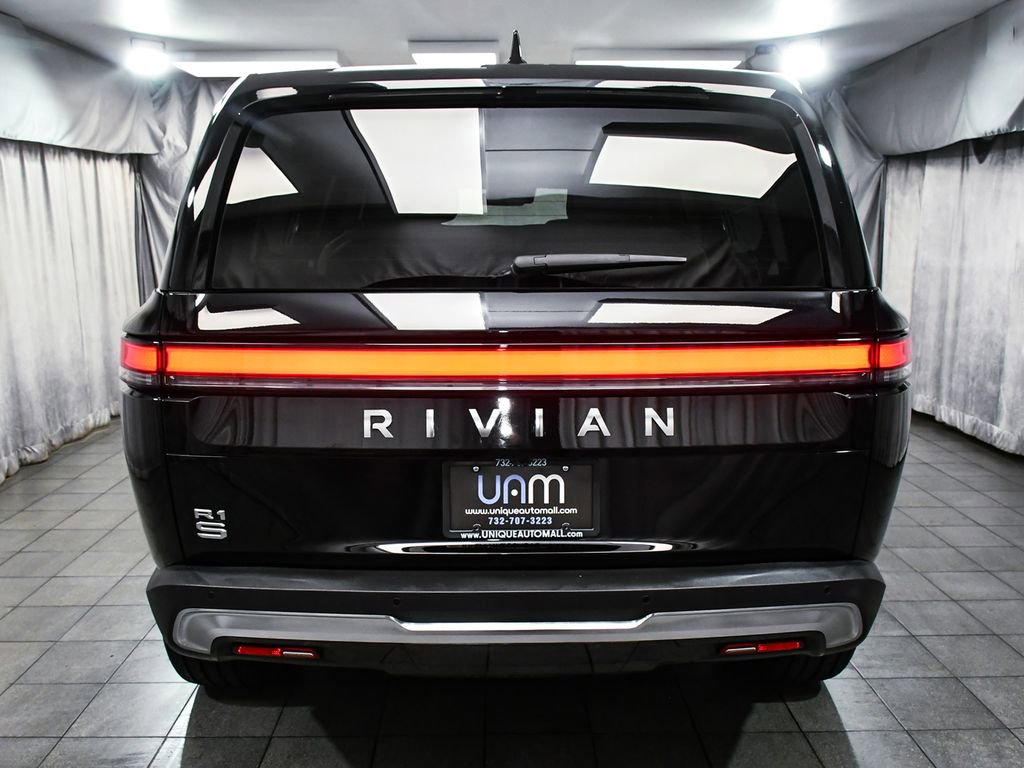 Used 2025 Rivian R1S Adventure image 5
