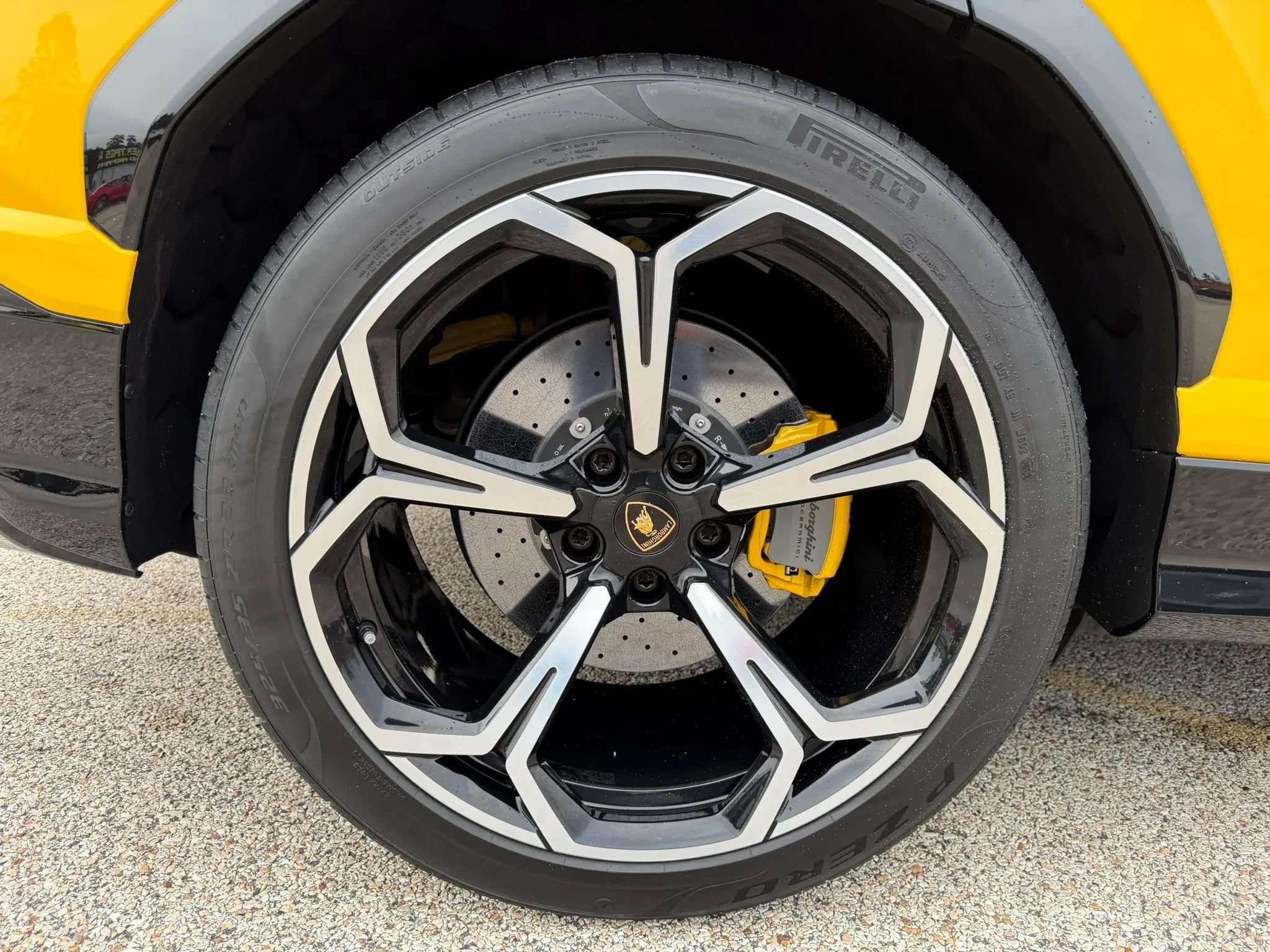 Used 2022 Lamborghini Urus AWD/4WD image 15