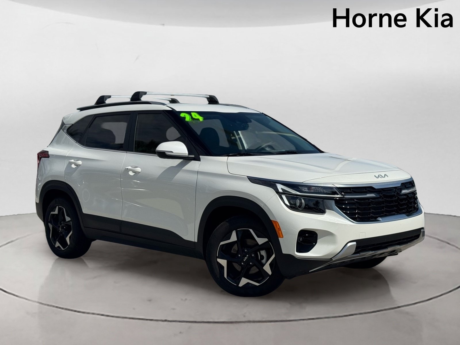 Certified 2024 Kia Seltos EX FWD image 2