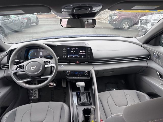 Certified 2025 Hyundai Elantra Sport image 12