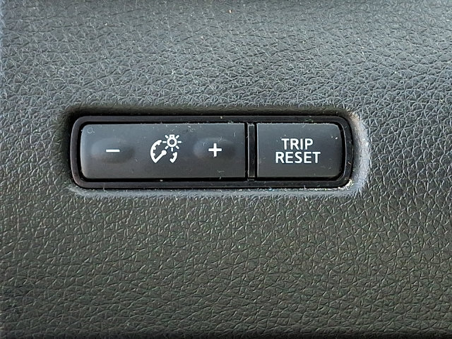 Used 2022 Nissan Rogue Sport SV AWD/4WD image 24