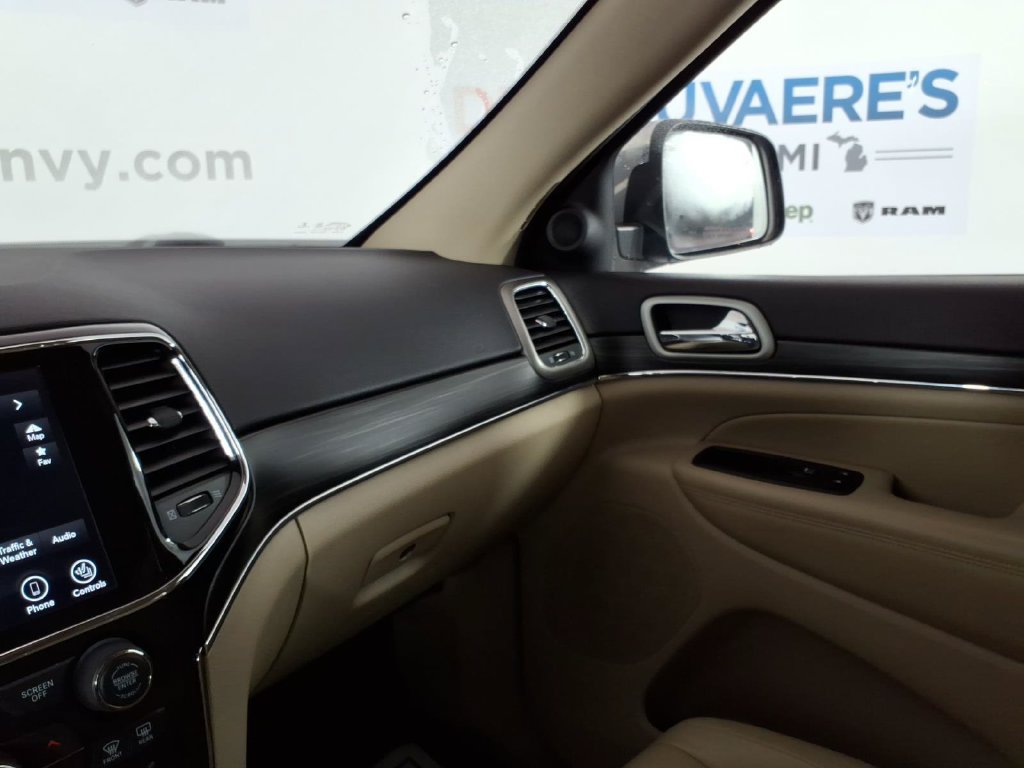 Used 2020 Jeep Grand Cherokee Limited AWD/4WD image 23