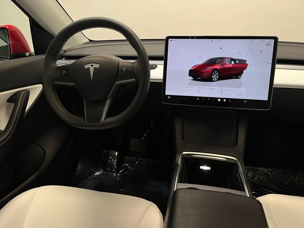 Used 2022 Tesla Model Y Long Range image 17