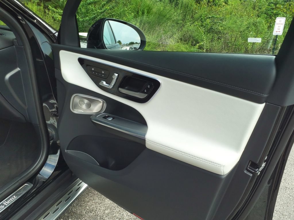 Certified 2025 Mercedes-Benz GLC 350e 4MATIC image 11