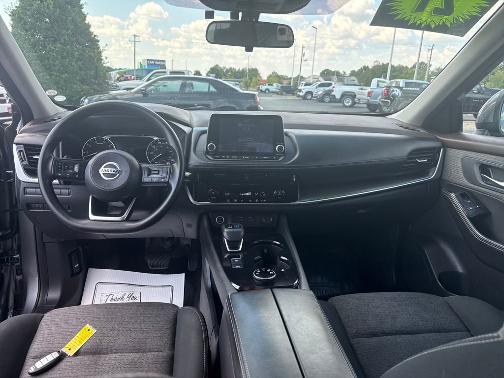 Used 2021 Nissan Rogue SV image 15