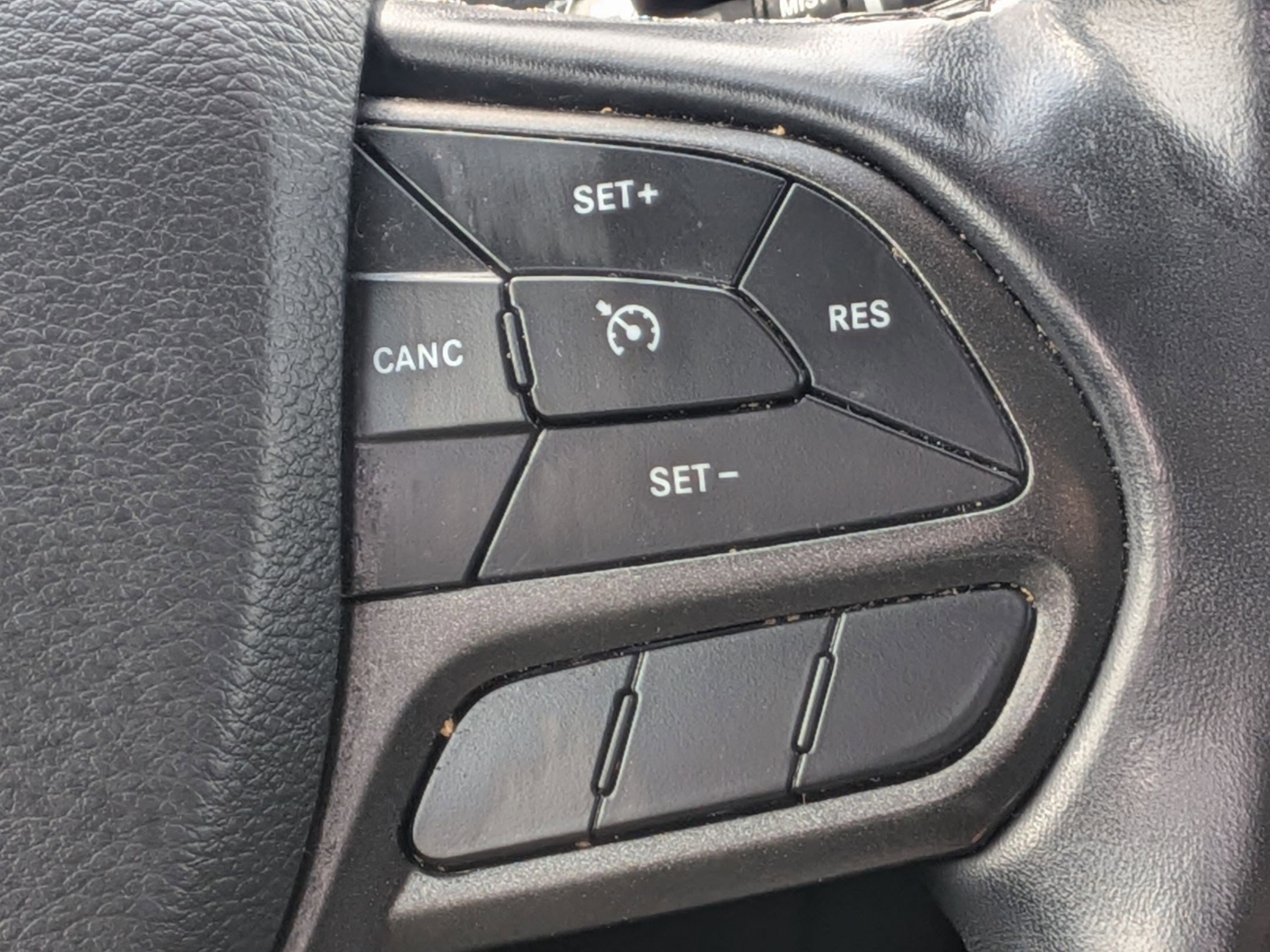 Used 2021 Jeep Cherokee Trailhawk image 18