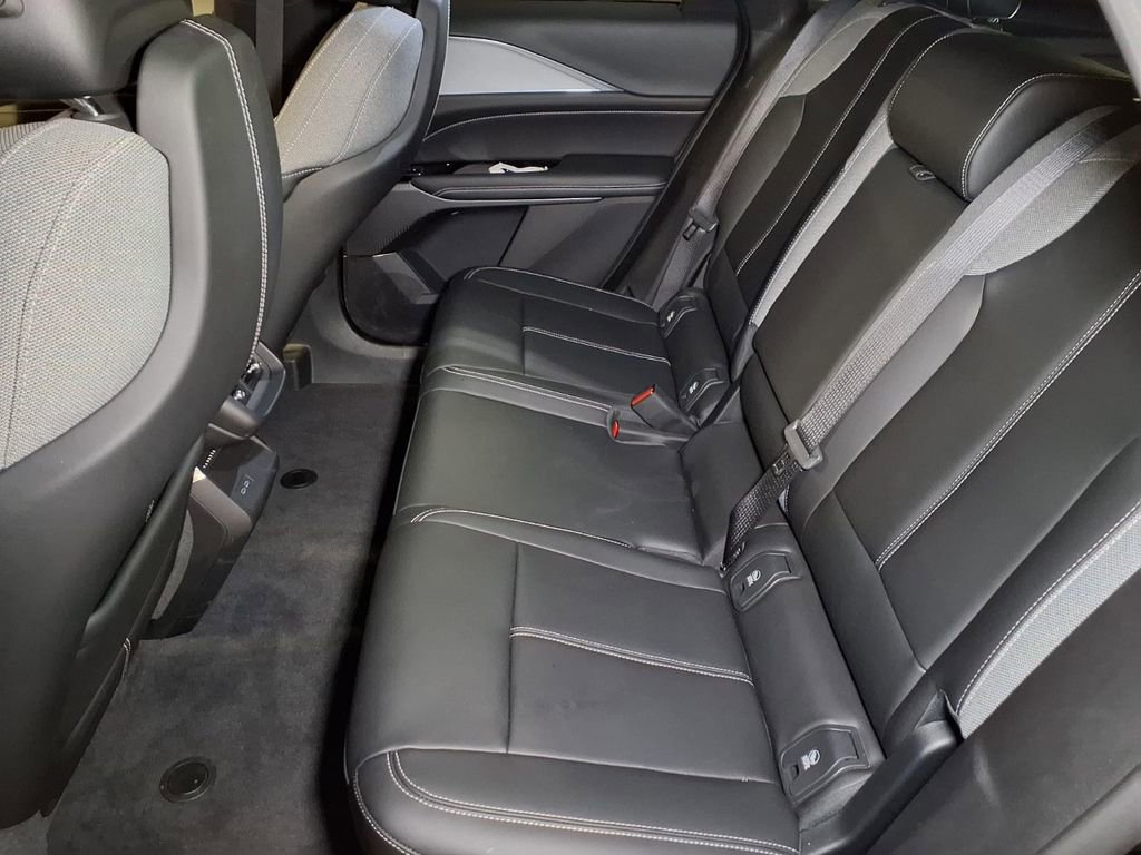Used 2024 Cadillac Lyriq Tech RWD image 16