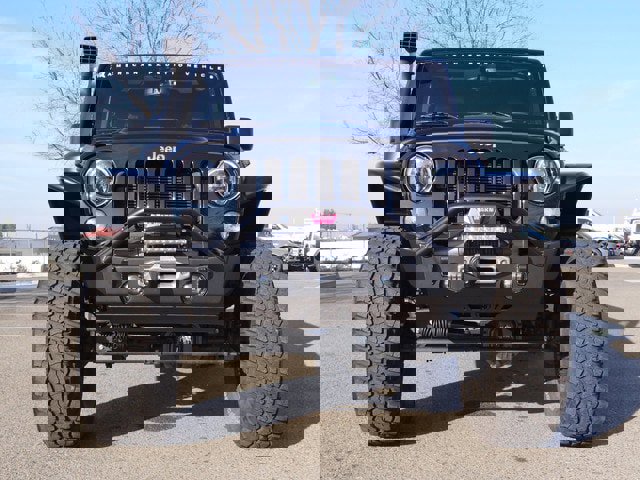 Used 2015 Jeep Wrangler Unlimited Rubicon w/ Connectivity Group image 5