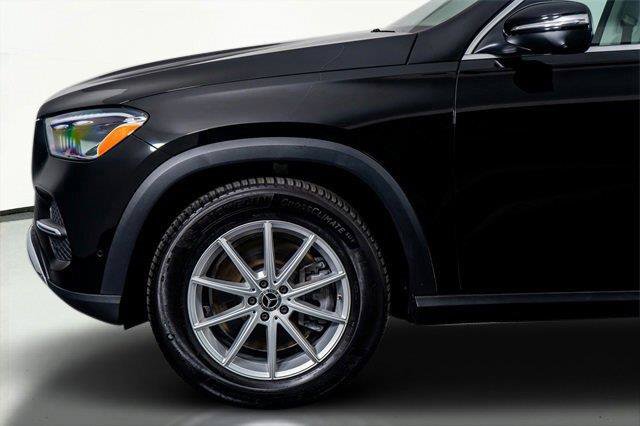 Used 2024 Mercedes-Benz GLE 450 4MATIC w/ Winter Package image 32