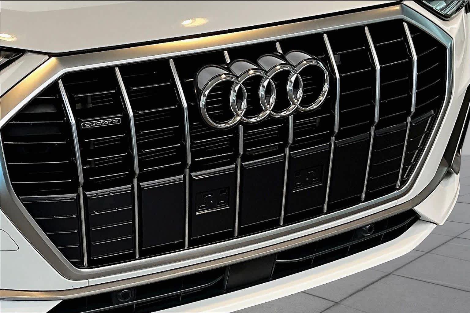 Used 2024 Audi Q3 2.0T Premium w/ Convenience Package AWD/4WD image 32