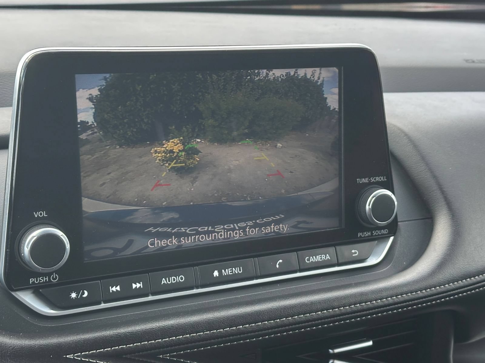 Used 2025 Nissan Rogue SV FWD image 25