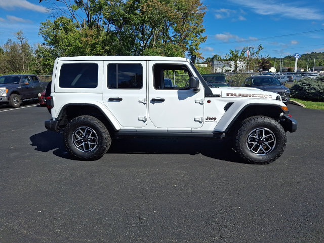 Used 2025 Jeep Wrangler Unlimited Rubicon w/ Safety Group AWD/4WD image 15