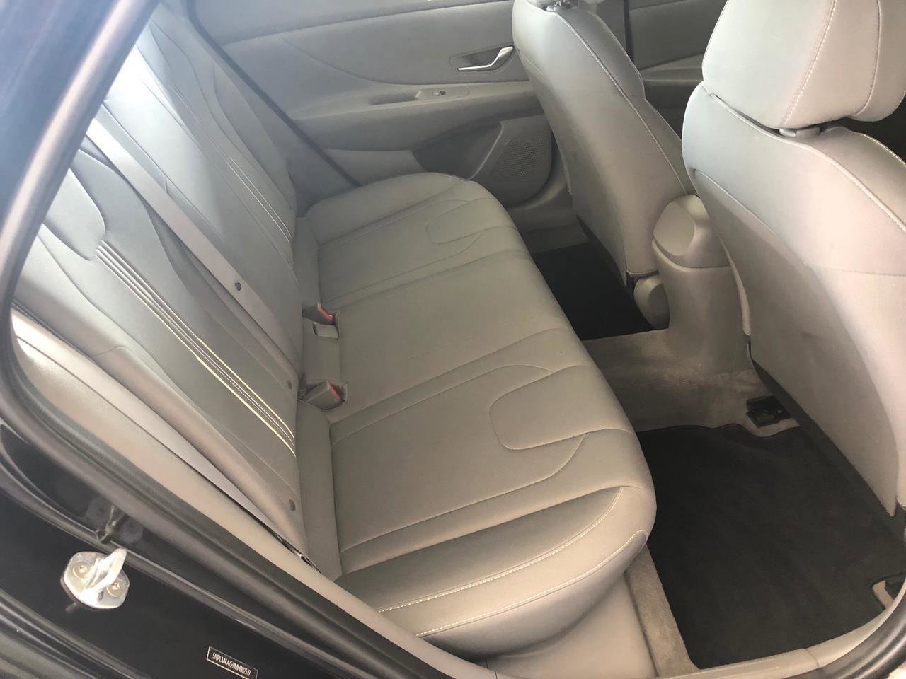 Used 2021 Hyundai Elantra SEL FWD image 9