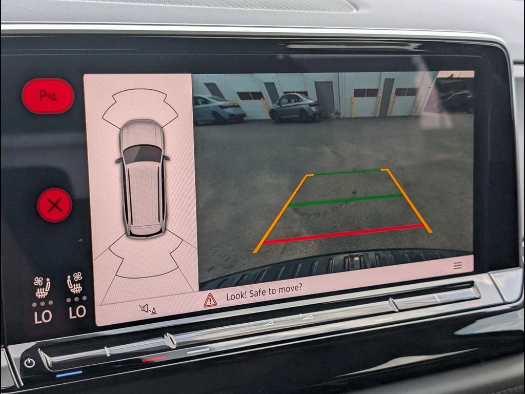 Certified 2025 Volkswagen Atlas Peak Edition SE AWD/4WD image 17