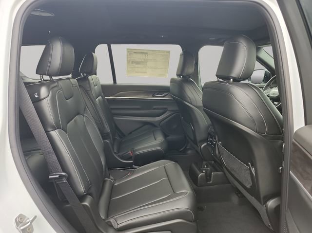 New 2025 Jeep Grand Cherokee L Limited image 21
