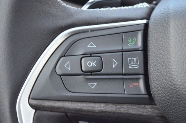 New 2025 Jeep Grand Cherokee Limited w/ Black Appearance Package image 16