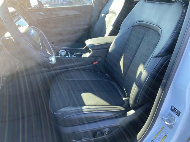 New 2025 Jeep Grand Cherokee Altitude image 14