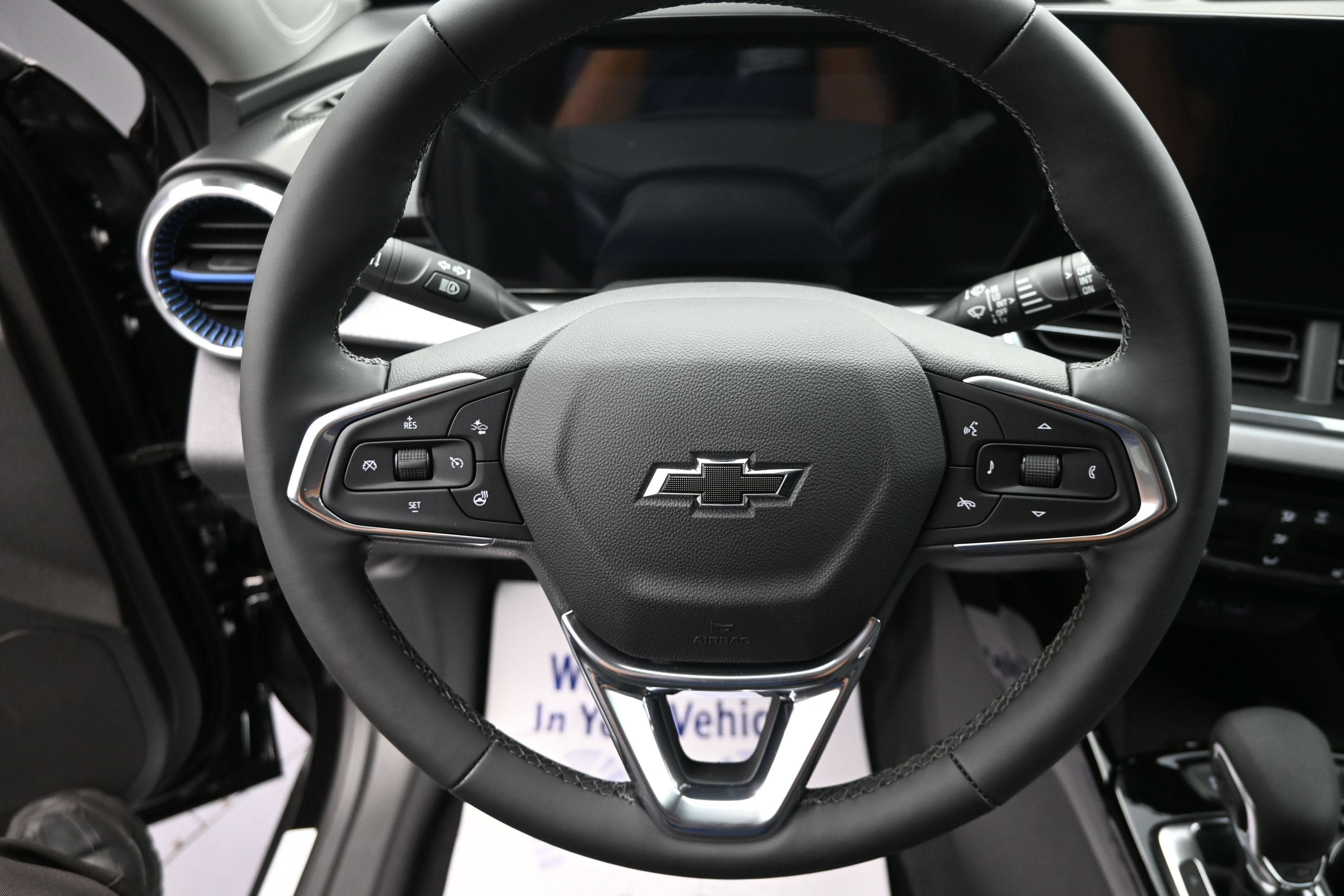 New 2026 Chevrolet Trax LT w/ Sunroof Package FWD image 12