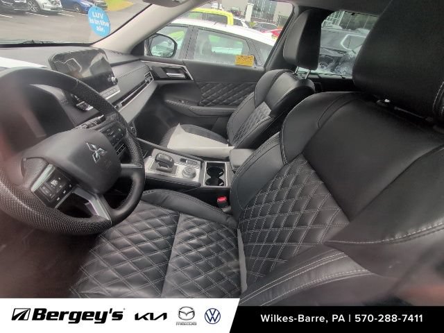 Used 2023 Mitsubishi Outlander SEL AWD/4WD image 11