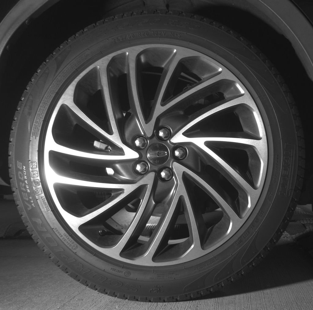 Used 2019 Lincoln Nautilus Reserve w/ Driver Assistance Package FWD image 13