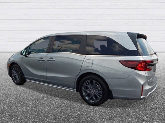 New 2026 Honda Odyssey Touring image 3