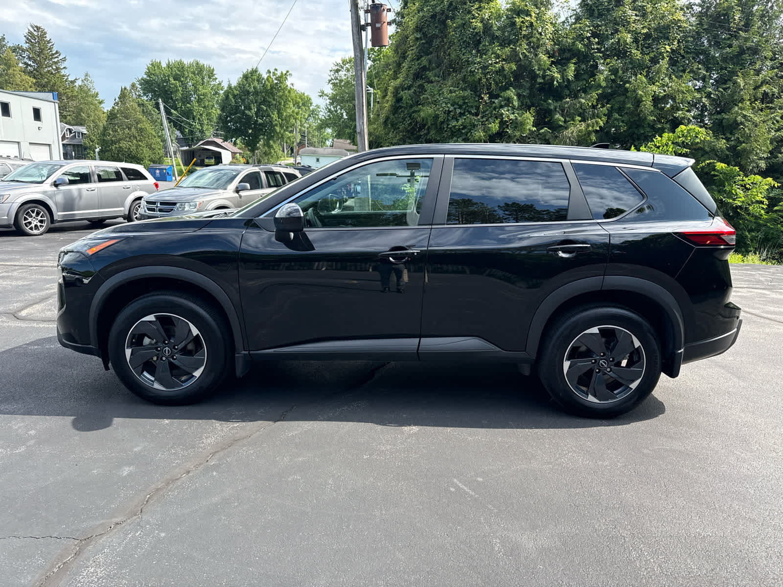 Used 2026 Nissan Rogue SV w/ Cold Weather Package AWD/4WD image 6