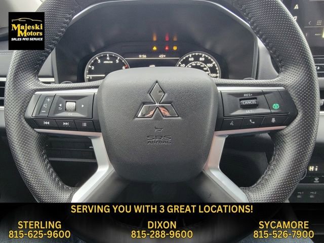 Used 2025 Mitsubishi Outlander SE image 38