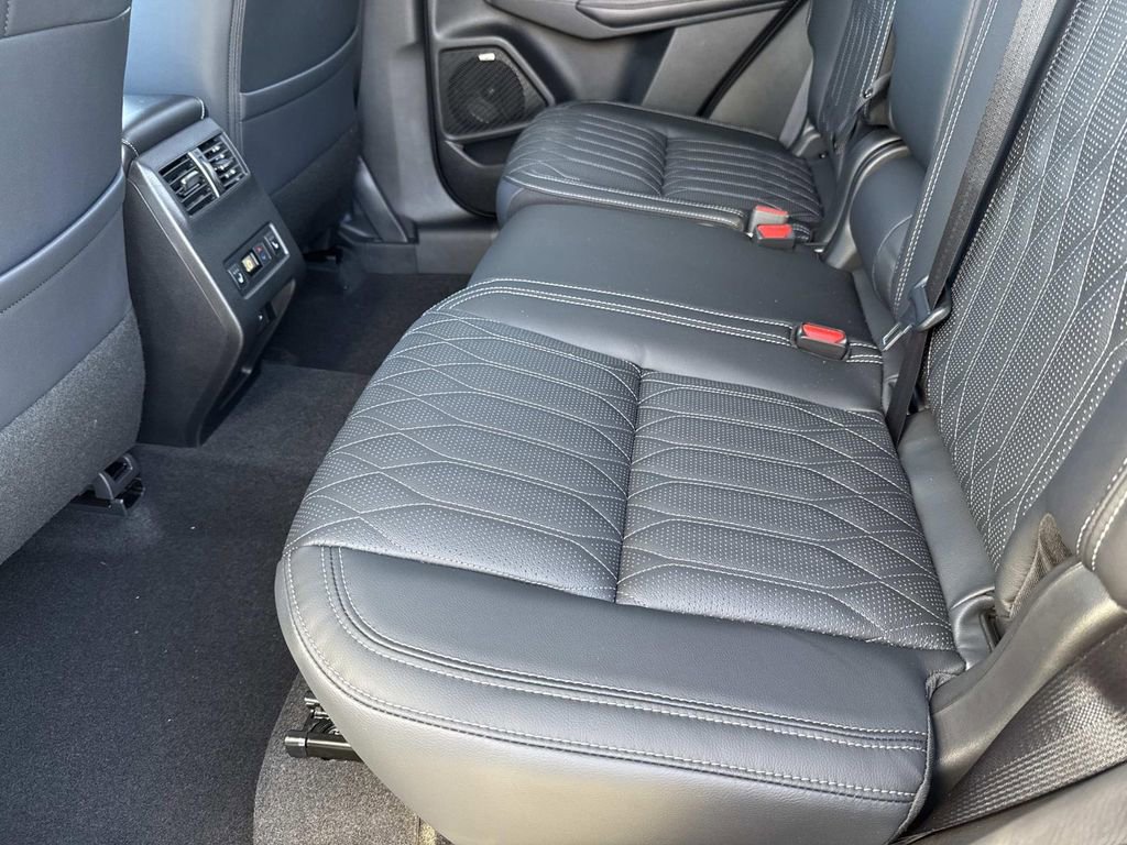 New 2025 Mitsubishi Outlander SEL image 14