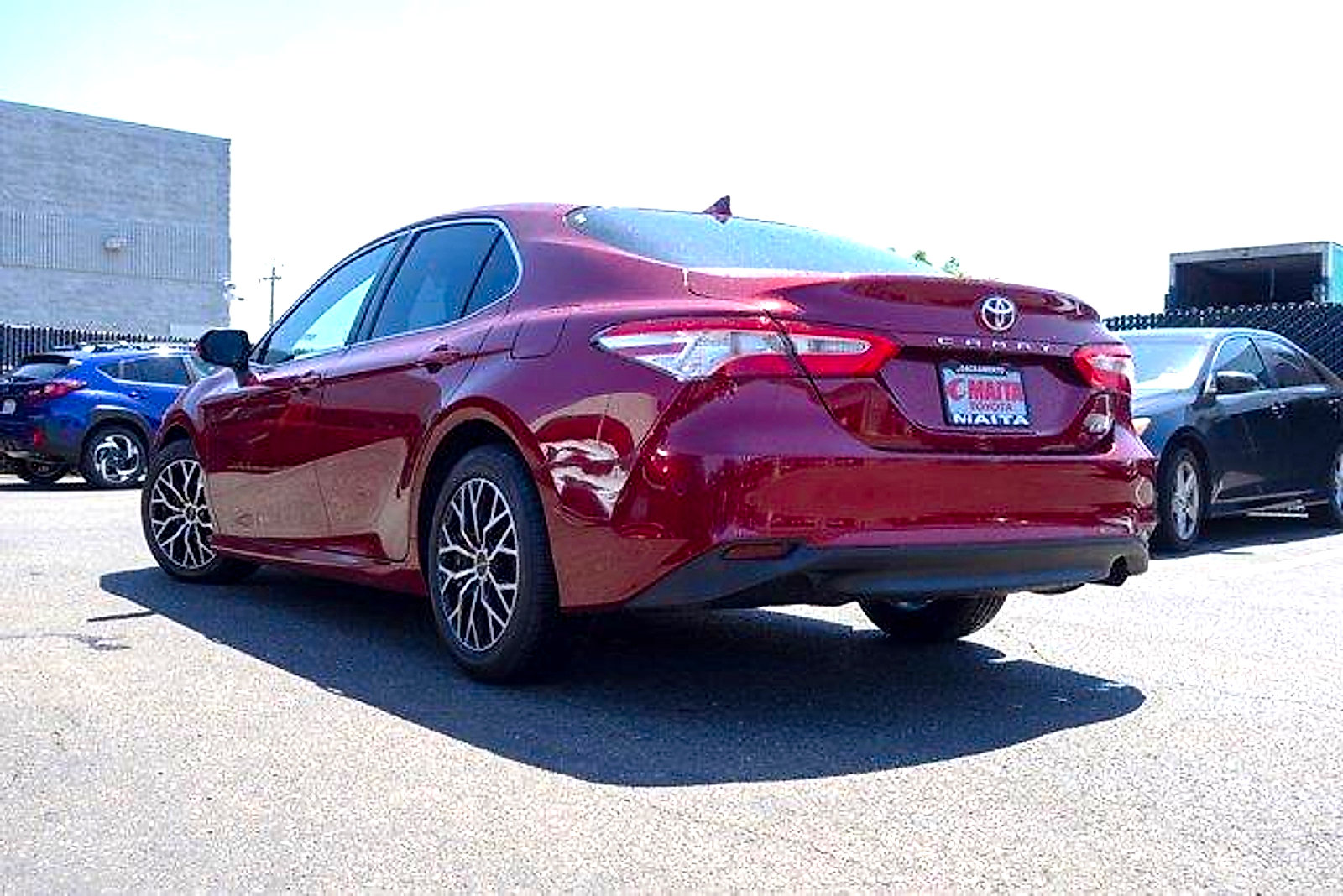 Used 2019 Toyota Camry LE FWD image 7