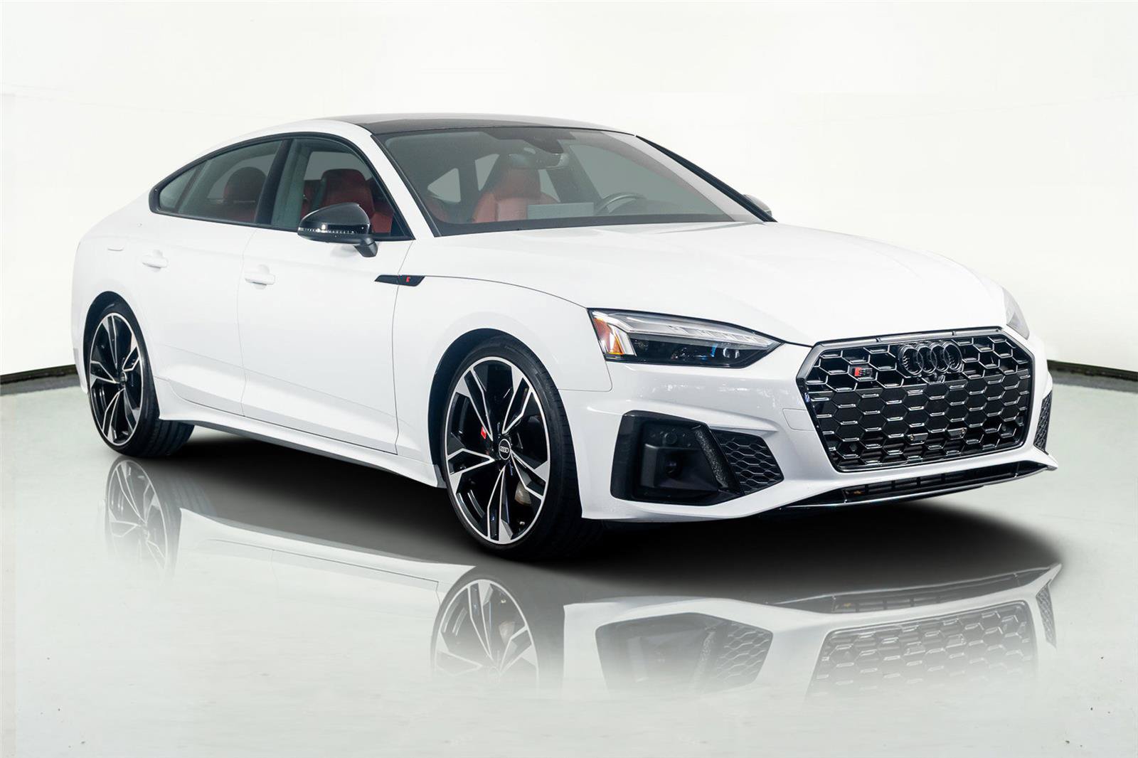 Used 2023 Audi S5 Premium Plus w/ Premium Plus Package AWD/4WD image 4