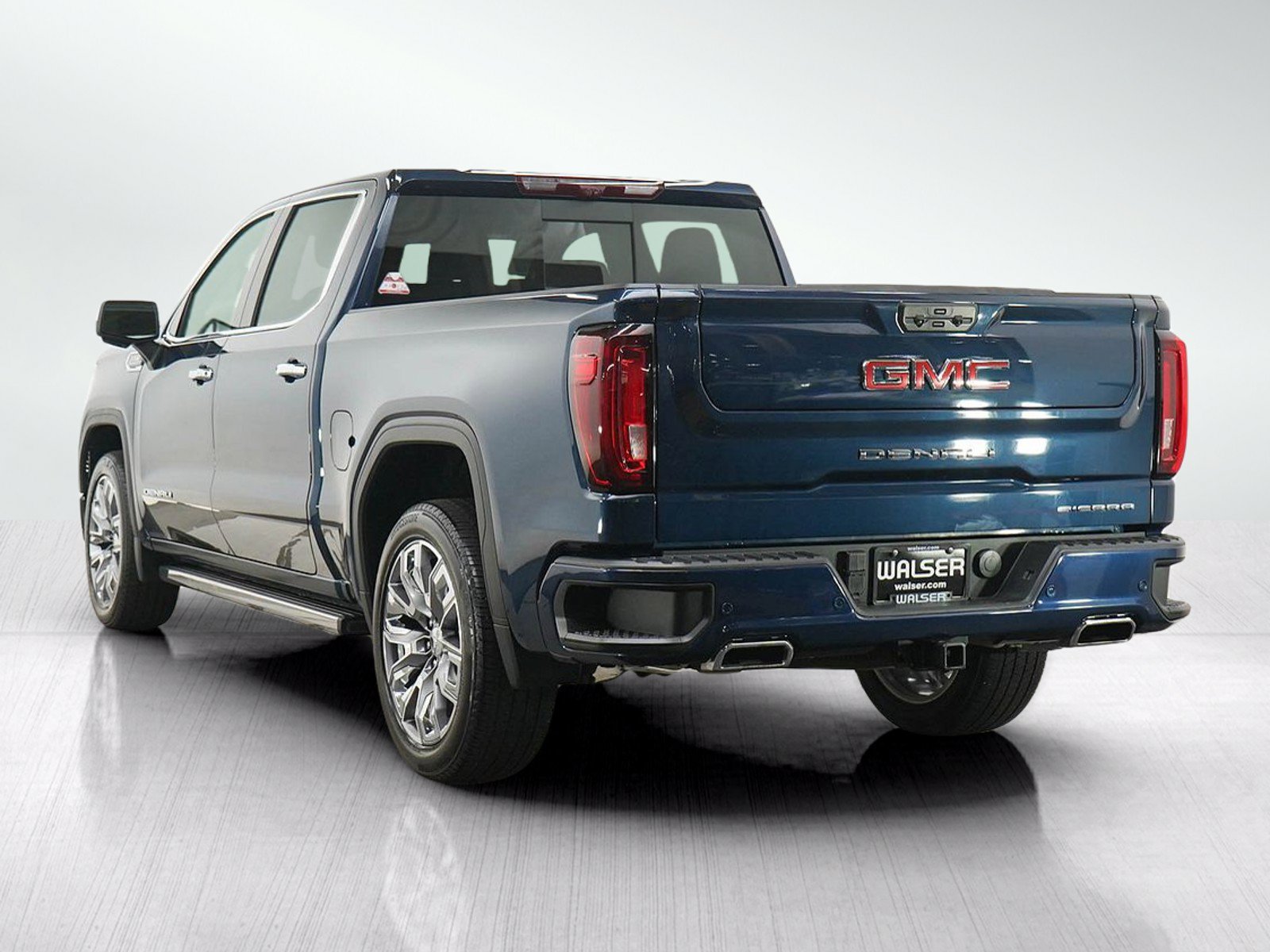 Used 2022 GMC Sierra 1500 Denali w/ Denali Reserve Package AWD/4WD image 3