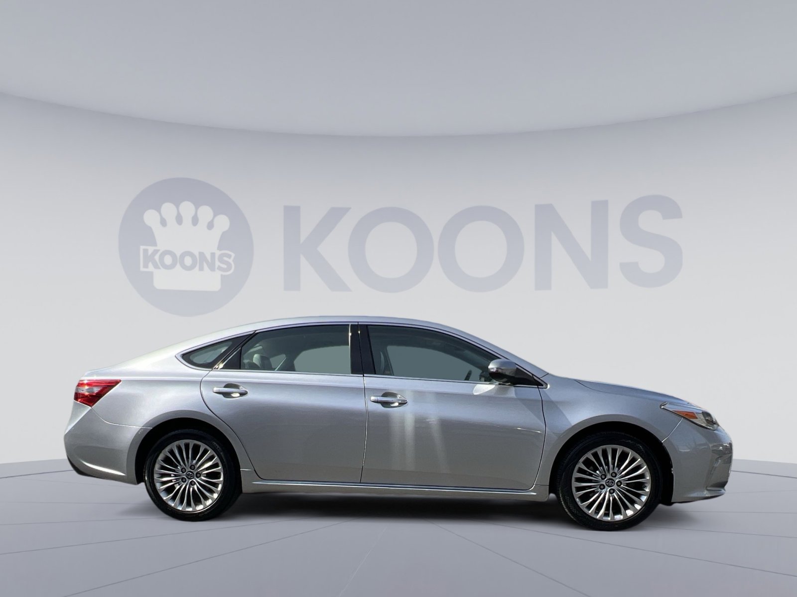 Used 2018 Toyota Avalon Limited w/ All Weather Liner Package image 7