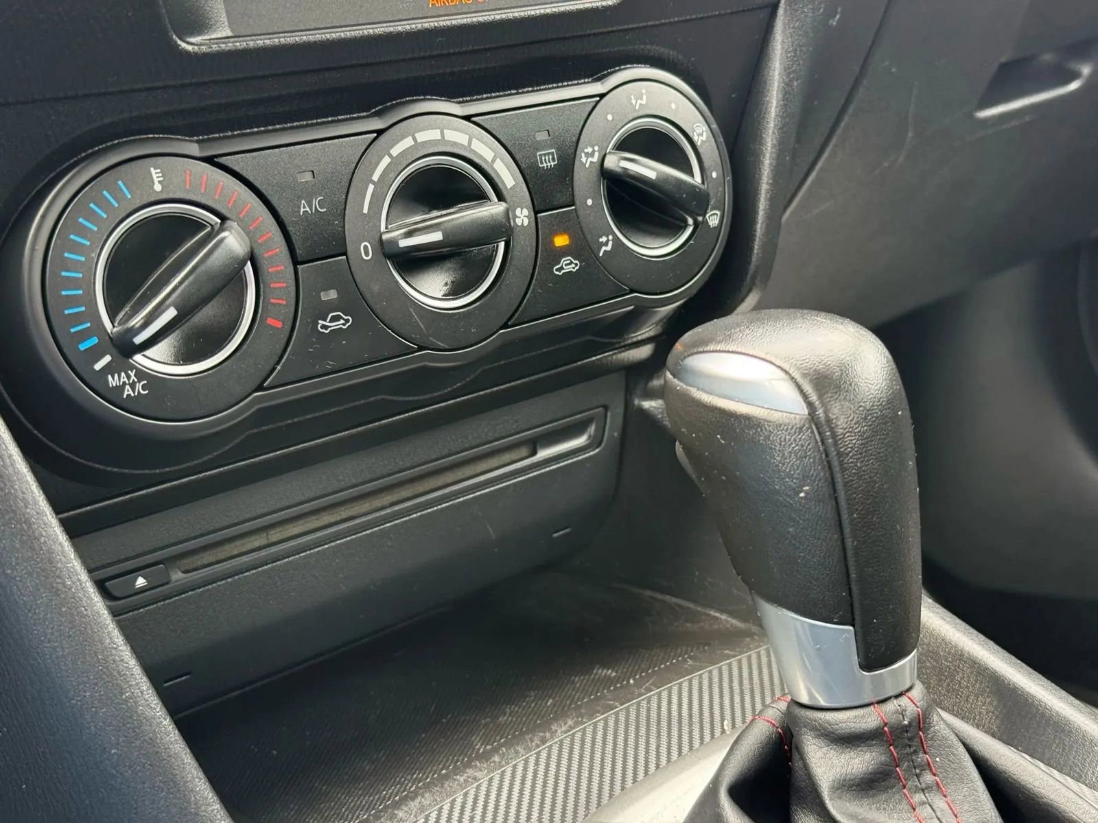 Used 2014 MAZDA MAZDA3 i Touring image 28