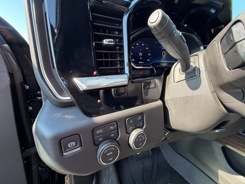Used 2024 Chevrolet Silverado 2500 LT w/ Midnight Edition AWD/4WD image 3