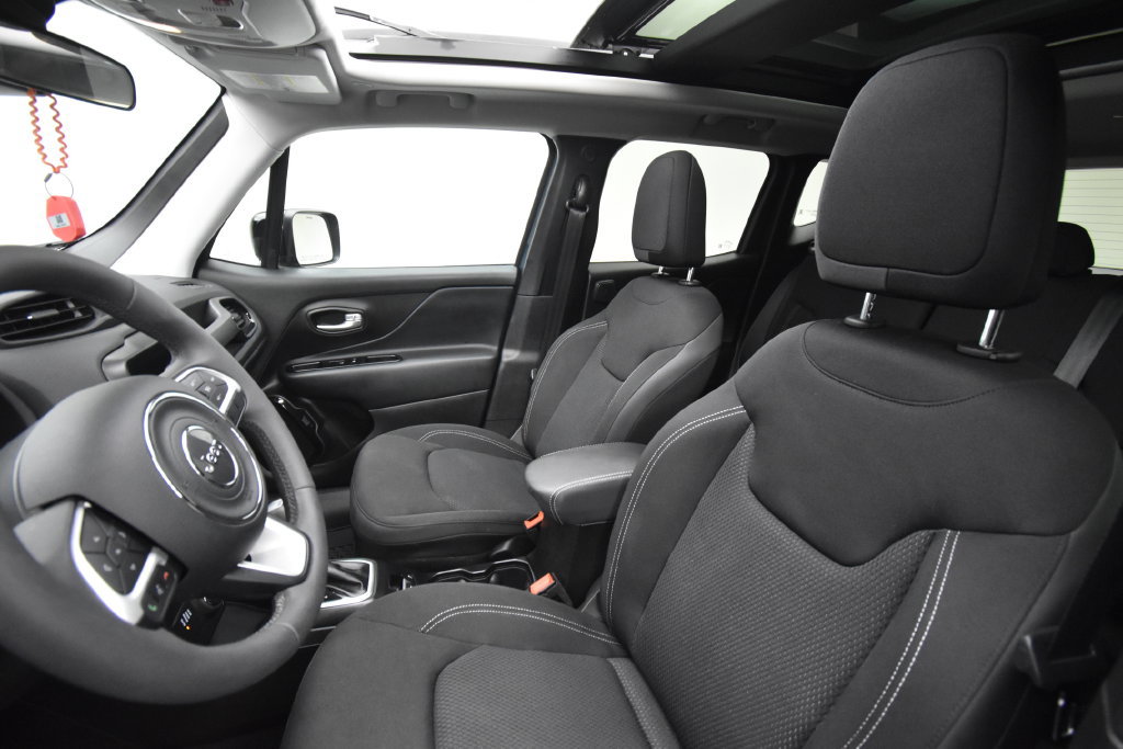 Used 2023 Jeep Renegade Altitude w/ Sun/Sound Group AWD/4WD image 8