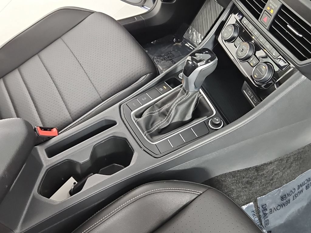 Used 2023 Volkswagen Jetta SE w/ Panoramic Sunroof Package FWD image 15