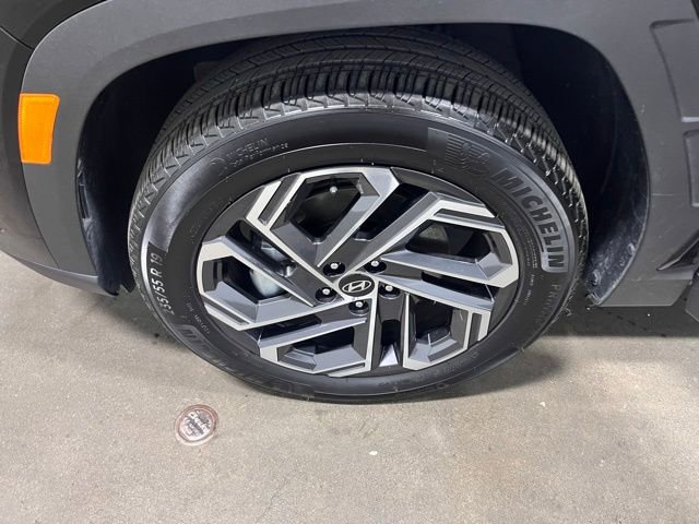 Used 2025 Hyundai Tucson Limited image 29