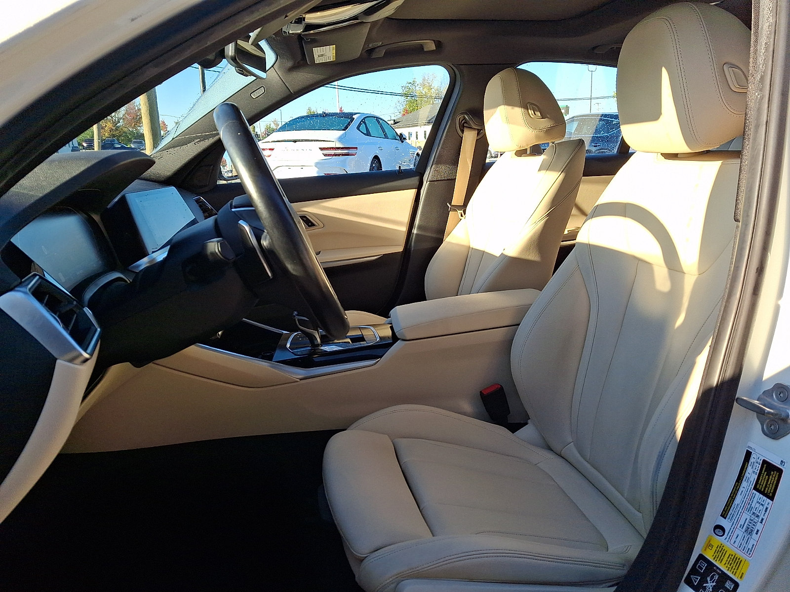 Used 2019 BMW 330i xDrive Sedan w/ Driving Assistance Package AWD/4WD image 13
